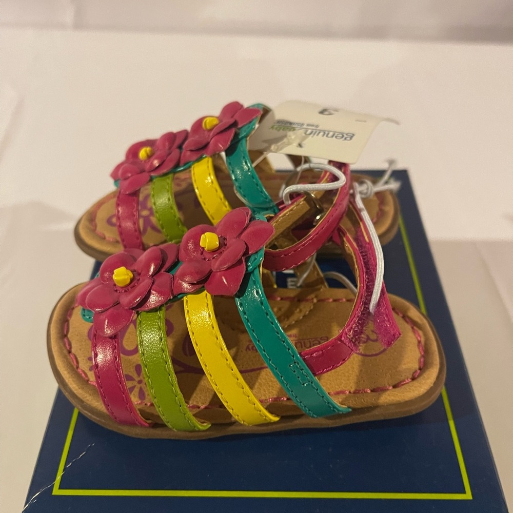 Infant Girls Genuine Kids from OshKosh™ Allie Sandal - Multicolor Size 3 NWT - Picture 3 of 5